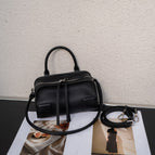 Black / 22X9X15cm