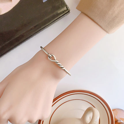 Geknoopte Armband Uitgeholde Toegedraaide Ontwerp Eenvoudig En Stylvol Veelsydig