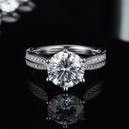 'n 3-karaat Luukse en Modieuse Ligluukse Juweel Silwer Ring Versier met Topgehalte Moissanite, S925 Silwer Geplateer met Platinum