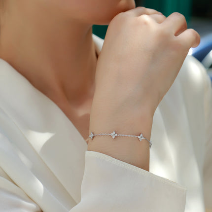 Met Topgehalte Moissanite Geset, Is Hierdie Luukse En Modieuse Ligte Luukse Juweliersware Silwer Armband Gemaak Van S925 Silwer Geëlektroplateer Met Platinum