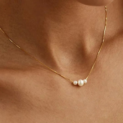 Eenvoudige en Elegante Titaanstaal Pêrel Slangkettinghalssnoer Vir VroueVervaag Nie
