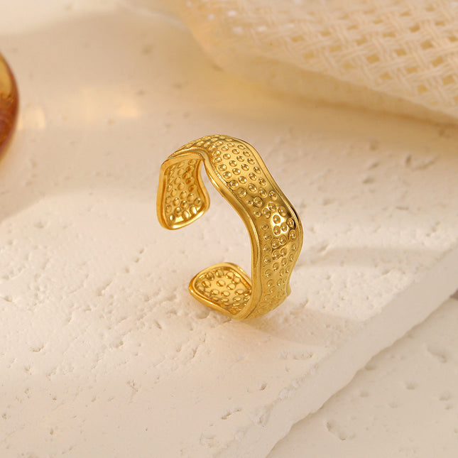Goue Onreëlmatige Lyn Gehamerde Ring