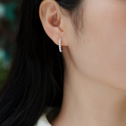 Top-quality Moissanite Luxury And Fashionable Light Luxury Jewelry Silver Stud Earrings S925 Silver Plated Platinum
