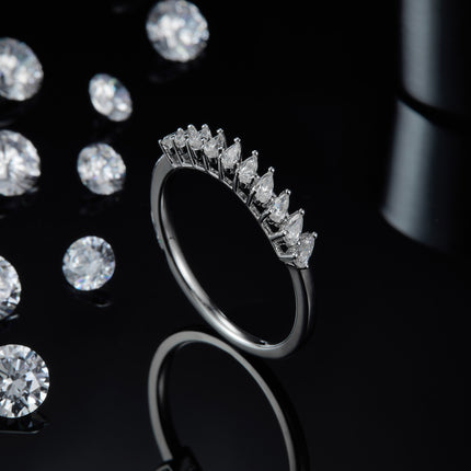A Luxurious And Fashionable Light Luxury Jewelry Silver Ring Set With Top-quality Moissanite, S925 Silver Plated With Platinum