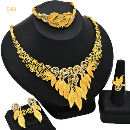 Vroue Saoedi-bruidsjuwele: Ketting, armband, oorbelle en vierstuk-ringstel