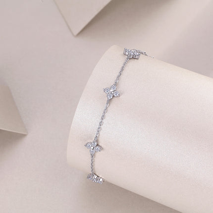Met Topgehalte Moissanite Geset, Is Hierdie Luukse En Modieuse Ligte Luukse Juweliersware Silwer Armband Gemaak Van S925 Silwer Geëlektroplateer Met Platinum