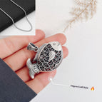 Hanger Met 'n Pêrelketting