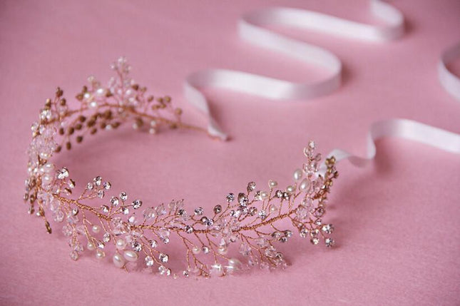 Suiwer Handgemaakte Goud En Silwer Kristal Trou Haarbykomstighede