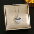 Silver / Open and close wings