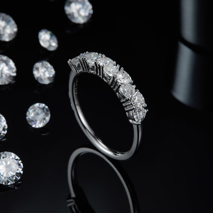 A Luxurious And Fashionable Light Luxury Jewelry Silver Ring Set With Top-quality Moissanite, S925 Silver Plated With Platinum