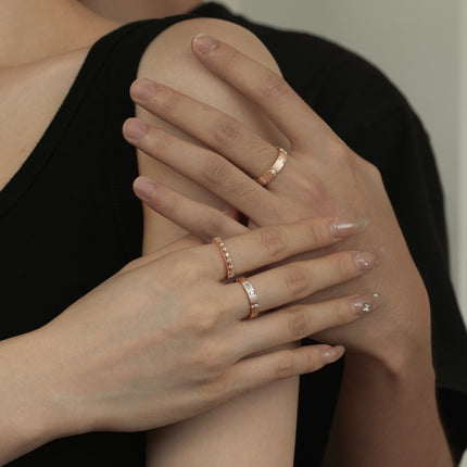 S925 Sterling Silwer Mans- en Vroue-Paarringe Persoonlikheid Mode Ronde Sirkonium Boor Skraal Ring Eenvoudige Veelsydige