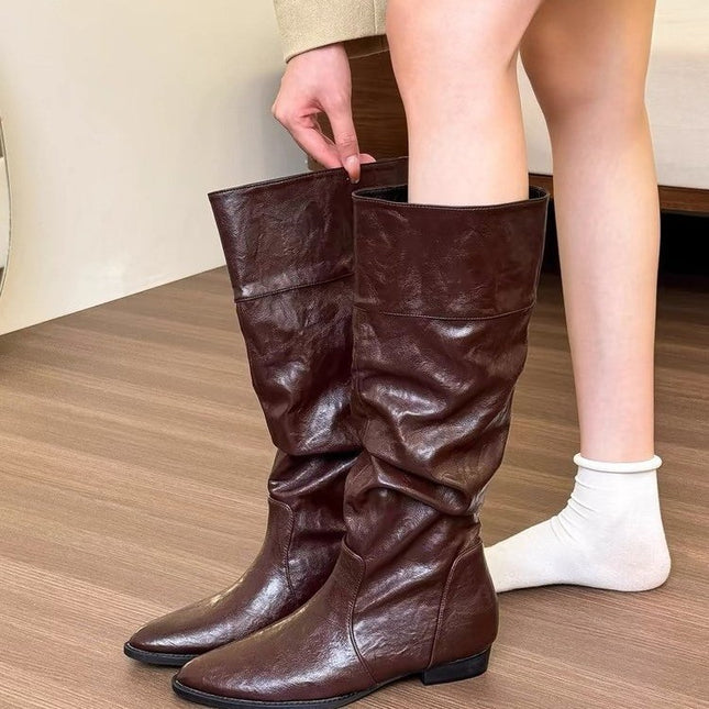 Klein Retro Puntige Hoogteverhogende Binnesoolstewels Onder Die Kniehoogte