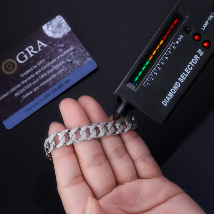 Versier Met Topgehalte Moissanite, Is Hierdie Luukse En Modieuse Ligte Luukse Juweliersware Silwer Armband Gemaak Van S925 Silwer Geëlektroplateer Met Platinum
