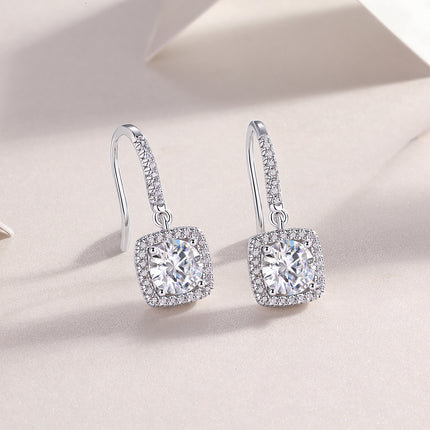Top-quality Moissanite Luxury And Fashionable Light Luxury Jewelry Silver Stud Earrings S925 Silver Plated Platinum