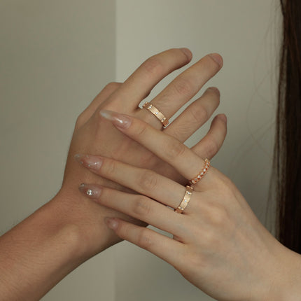 S925 Sterling Silwer Mans- en Vroue-Paarringe Persoonlikheid Mode Ronde Sirkonium Boor Skraal Ring Eenvoudige Veelsydige