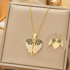Gold / Open and close wings