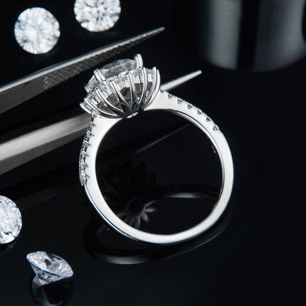 ’n Luukse en Modieuse Ligte Luukse Juweliersware S925 Platina-geplateerde Silwer Ringstel van 2 karaat met Topgehalte Moissanite