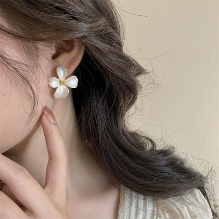 Super Fairy Painted Flower Stud Earrings Female French Retro Personality