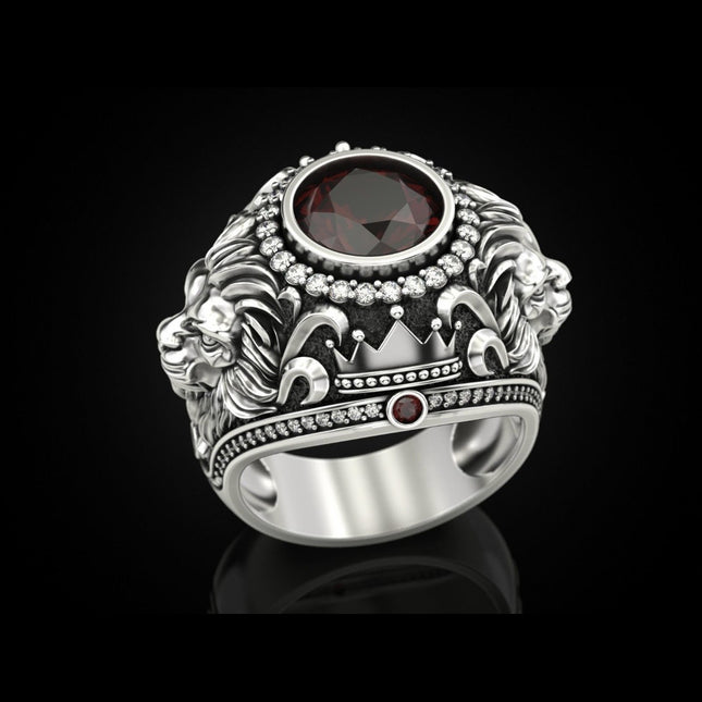 Vintage Mens Ring In Alloy Featuring A Lion Design With Diamond Accents