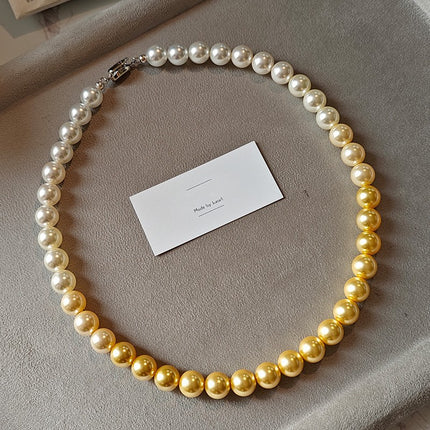 S925 Sterling Silwer Sluiting Halsnoer Met Australiese Wit Tee-geïnspireerde Goue Gradiëntkrale
