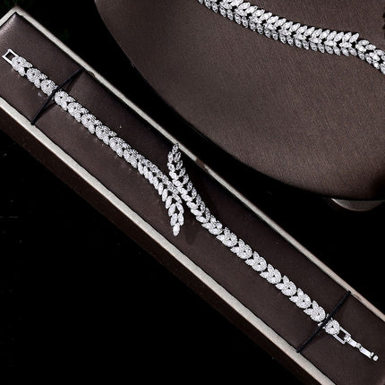 3A Sirkoon Juweliersware Mikro-stel Volle Kristal Ketting En Oorbelle 4 Stuk Stel Vir Troues En Bankette